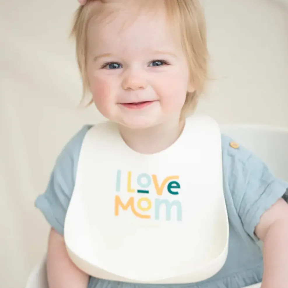 Bella Tunno Wonder Bib: I Love Mom Best