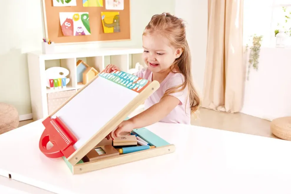 Hape Store & Go Easel Fashion